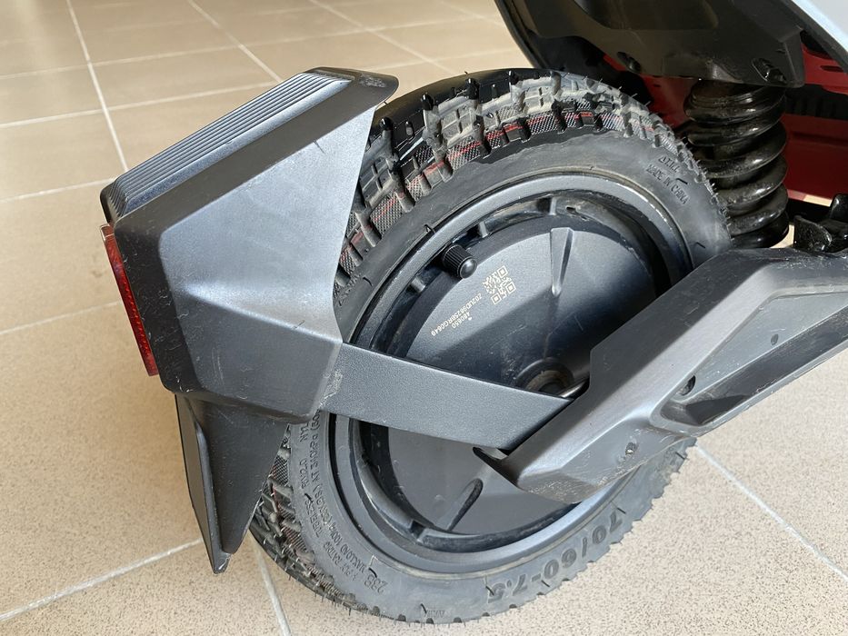 Продам электросамокат Segway Ninebot ZT3 Pro