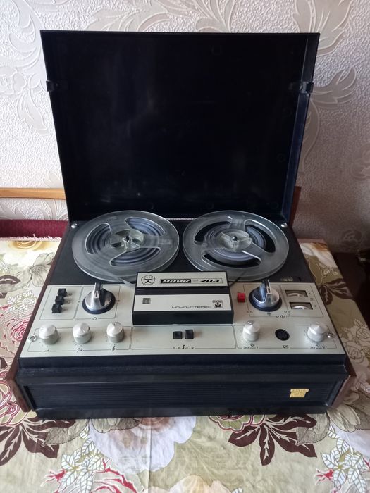 Магнітофон бобінний, самовивіз