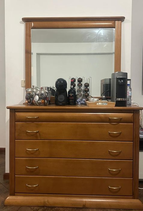 Cômoda em Madeira Maciça