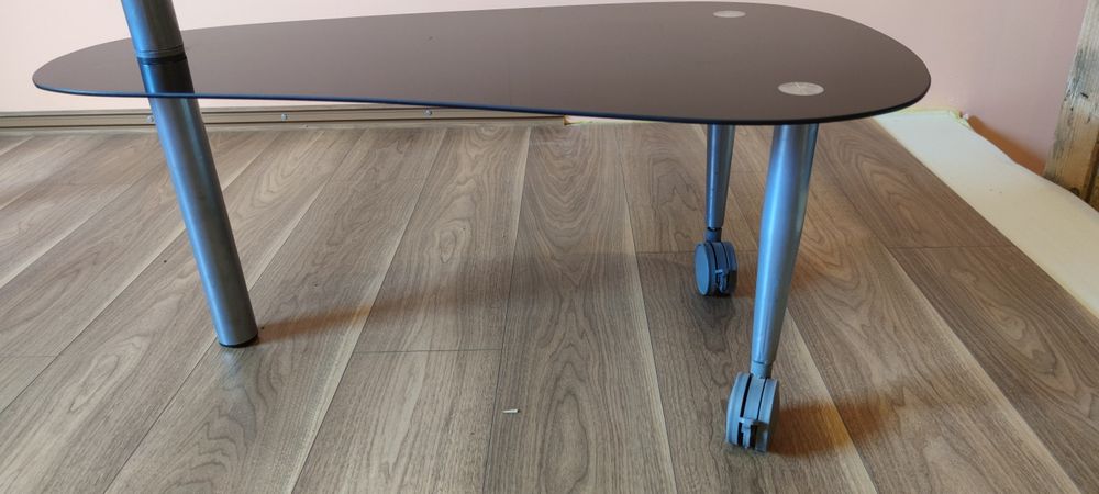 Ława szklana uchylna