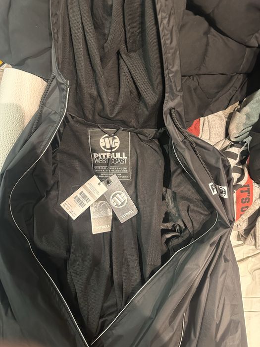 Kurtka pitbull z kapturem