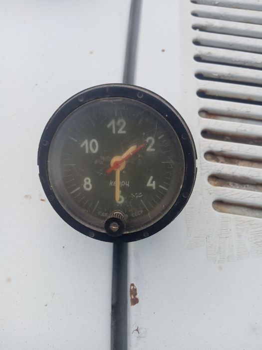 Продам часи авто.