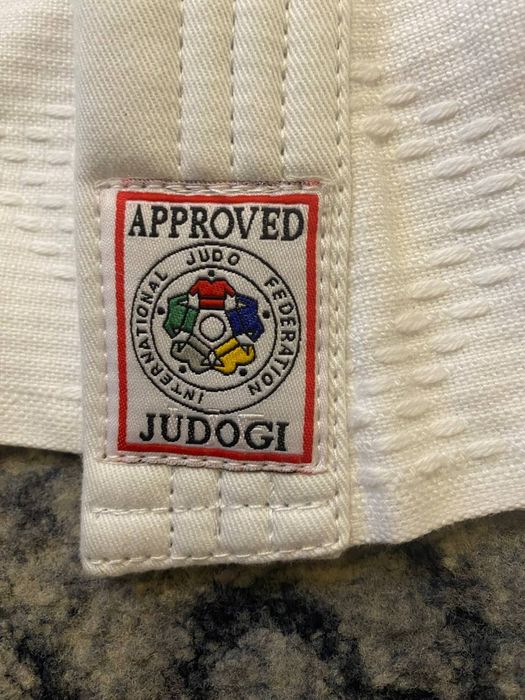 Новые кимоно для дзюдо Mizuno | Kusakura | IJF