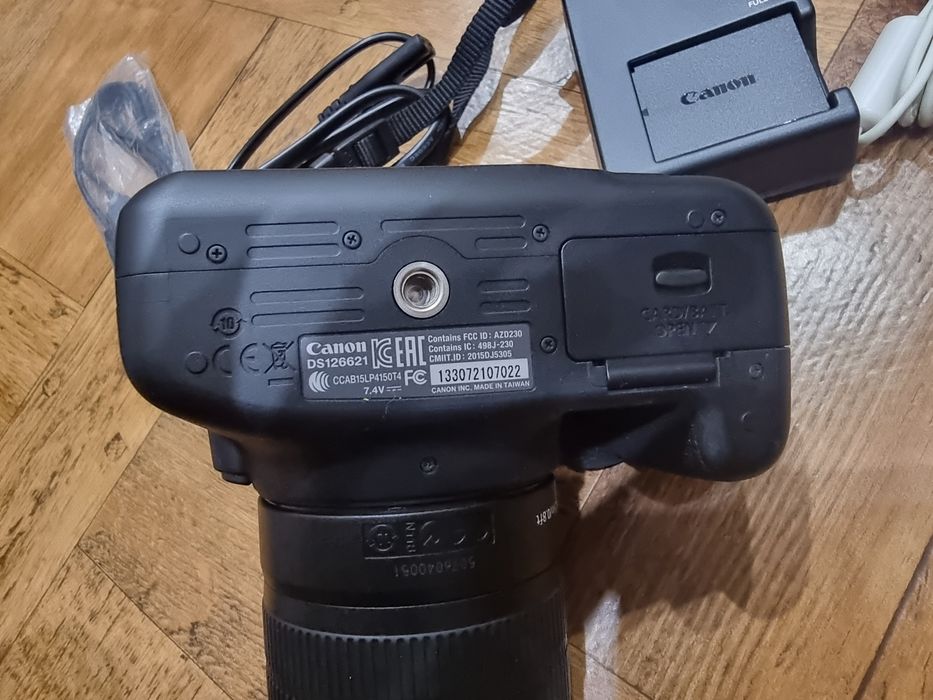 Фотоаппарат Canon EOS-1300D 18-55 IS-II Kit