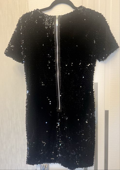 Нарядне плаття в класичному стилі