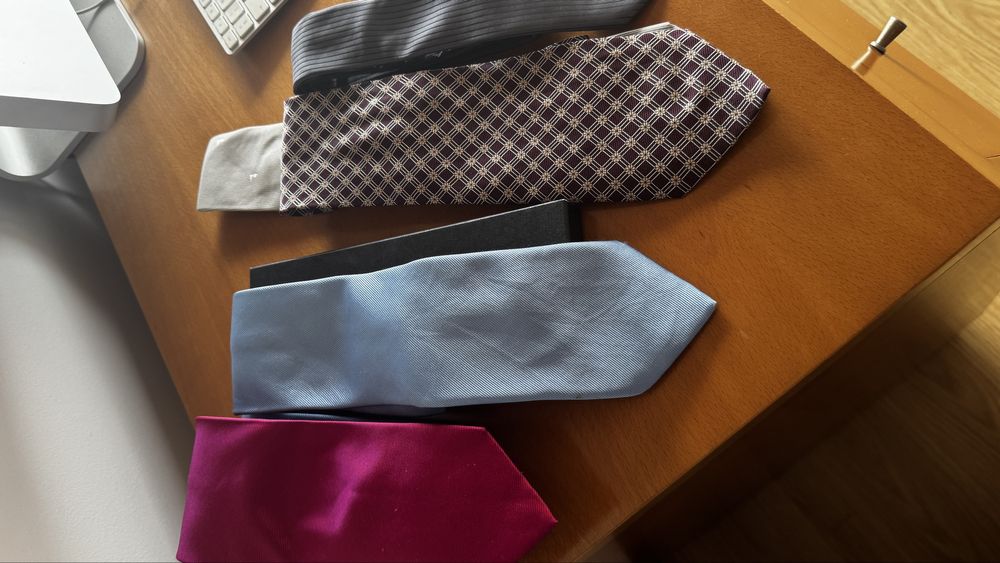 Gravata BOSS variadas