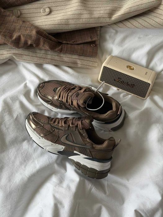 кросівки  Nike V5, V2K