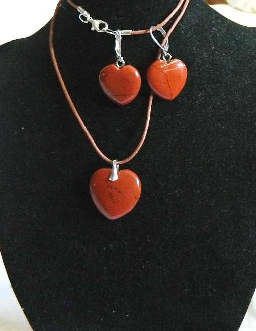 Trzy serduszka, moikait czerwony, zestaw biżuterii w srebrze