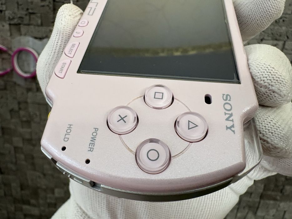 SONY PSP 2000 Rose pink Blume series дуже гарний стан!: 5 500 грн
