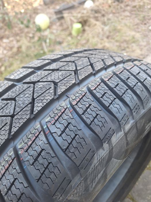 Pirelli 235/55r18 SottoZero 3 nowa
