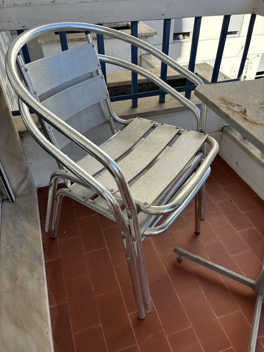 Conjunto mesa e cadeiras de exterior