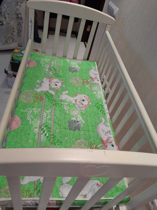 Детская кровать с матрасом