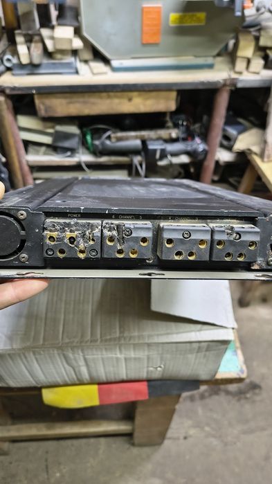 Продам авто усилитель