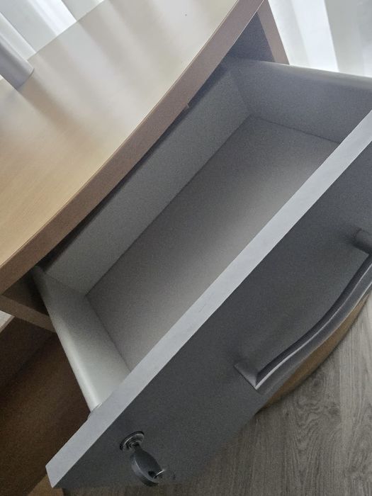 Secretaria/ mesa do canto com gavetas e feixo