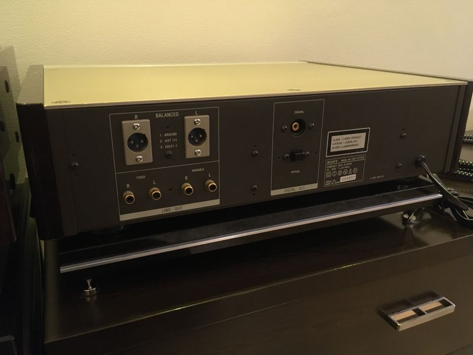 Odtwarzacz SONY CDP X77ES