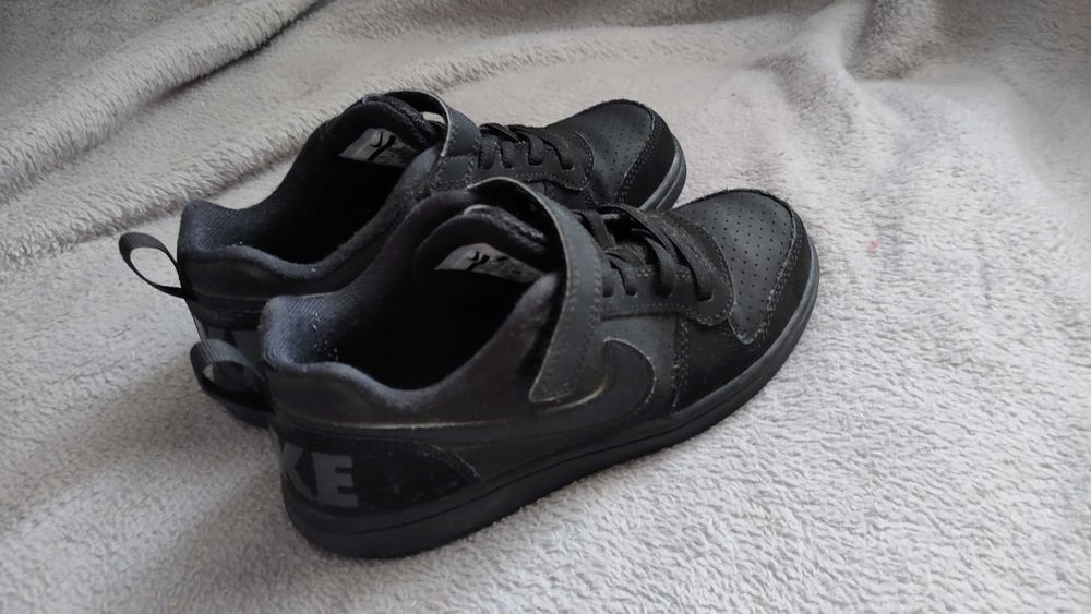 Кросівки Nike Court Borough Low
розмір 32-33, устілки - 20.5см