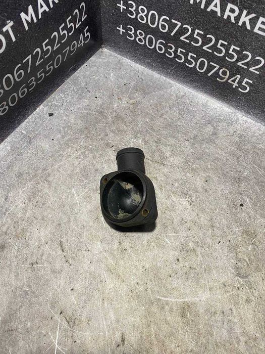 Кришка корпусу термостата Audi 80 100 A6 C4 2.0-2.3  034121121E