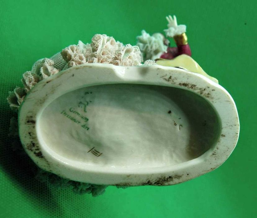 Estatueta casal romântico porcelana alemã Dresdner Art
