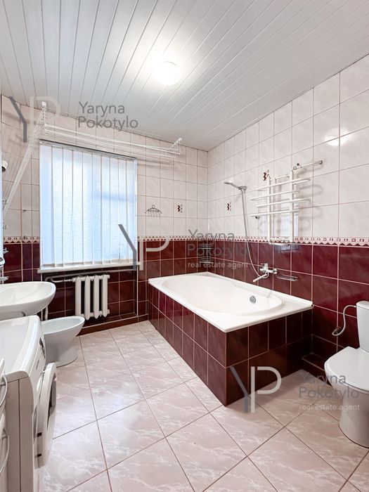 Продаж будинку по вул. Сулими