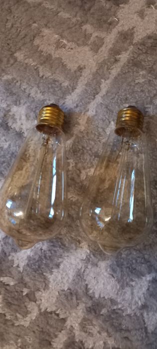 Dwie żarówki z zarnikiem spiralnym nowe