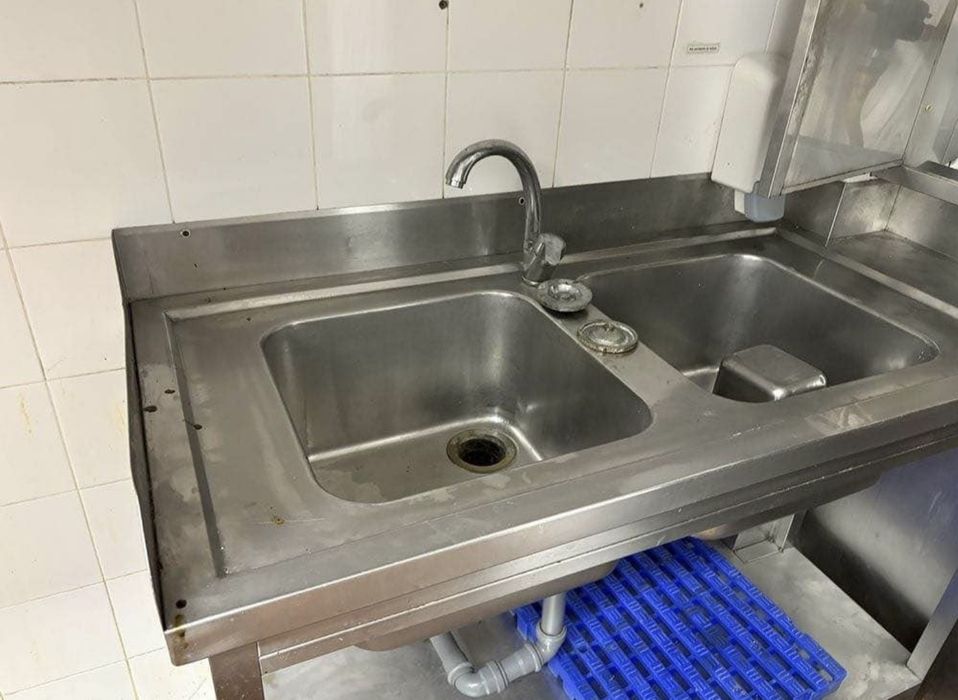 Lava-loiça Inox 2 Cubas c/ Torneira – Restauração ou Churrasqueira