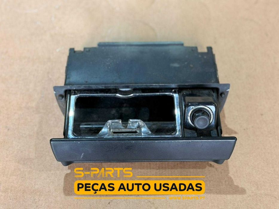 Cinzeiro Mercedes 190 W201