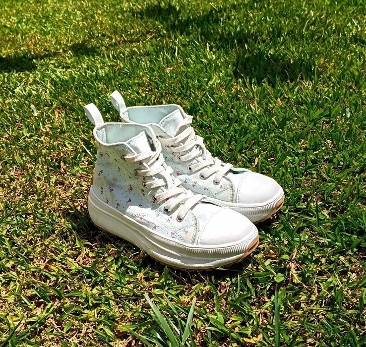 Sapatilhas bota tipo All star para menina LINDAS!!