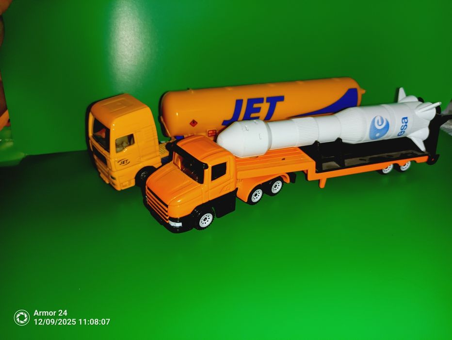 Siku cysterna Jet rakieta Esa. Man Scania