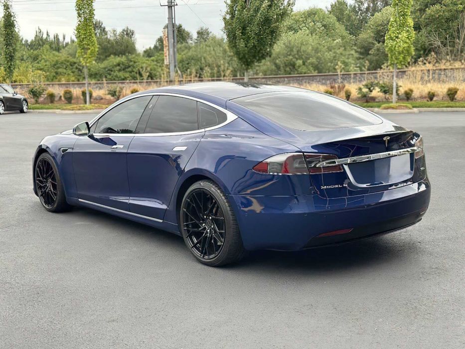 Tesla Model S P100D      2017