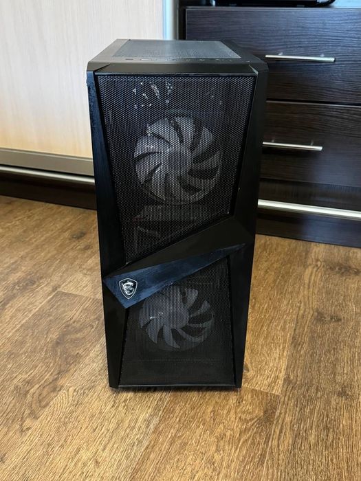 Ігровий ПК (+монітор,клавіатура,мишка,2 килимки,навушники)