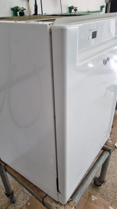 Máquina de Lavar Louça Whirlpool ADP 400 WH - Impecável
