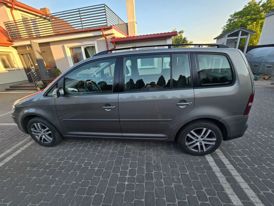 Sprzedam rodzinne auto Touran  7 osobowy