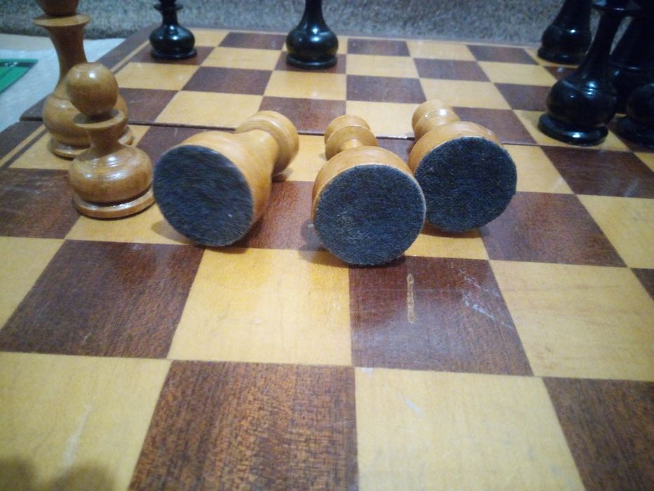 Шахмати СССР 70-80 роки фігури з деревини бука шахи фігури та дошка