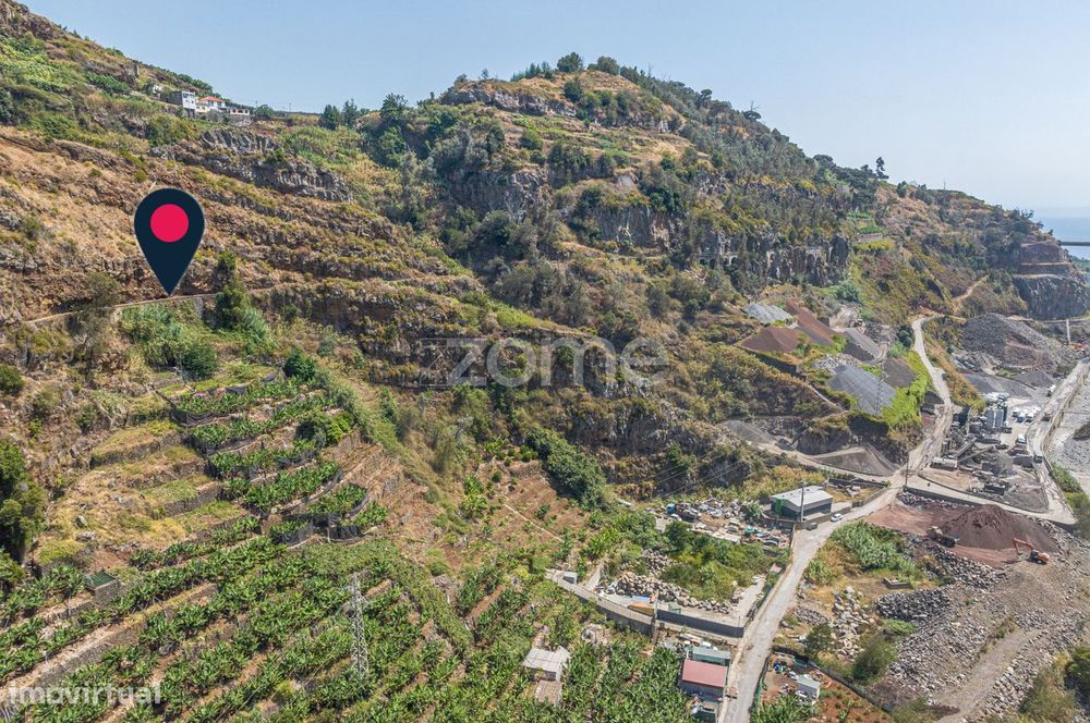 Terreno com 3.230m²
