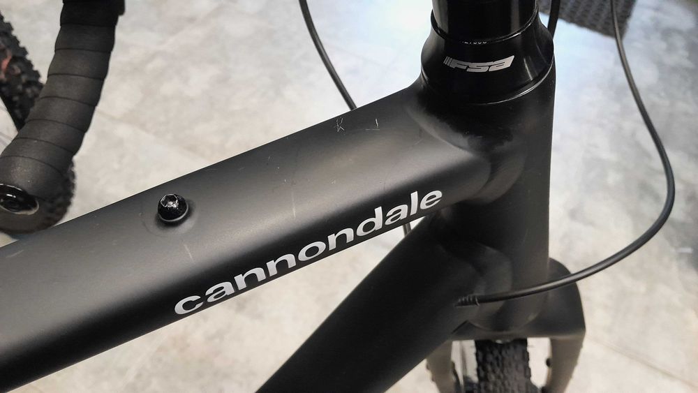 rower cannondale topstone 4 gravel