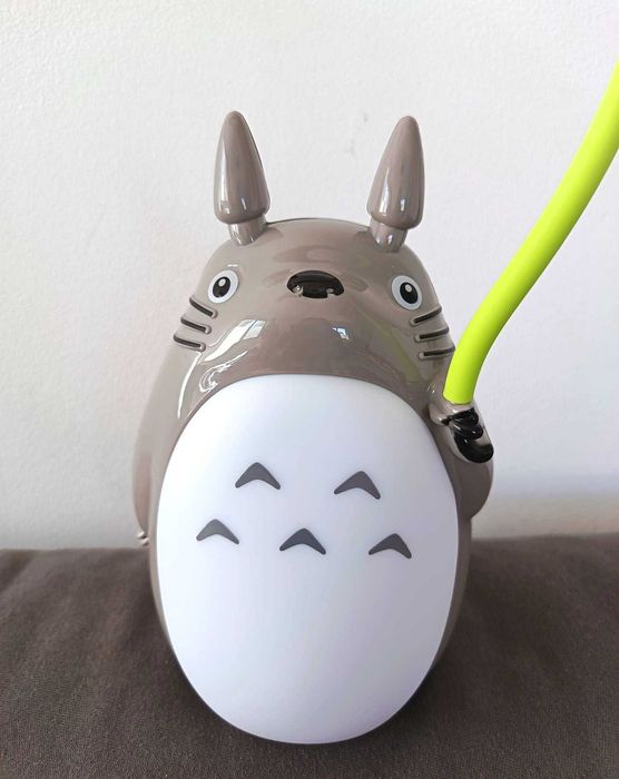 Lâmpada Totoro (Dois modos de iluminação.)