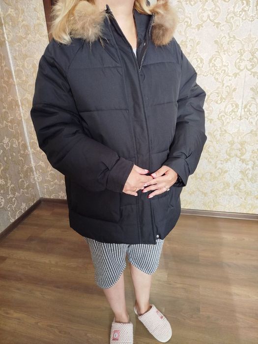 Продам зимову теплу курточку нова
