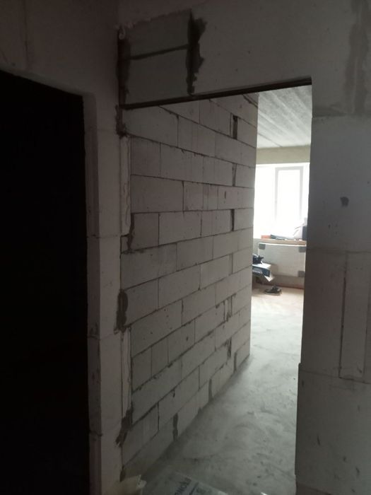 Мурування стін,  штукатурка.