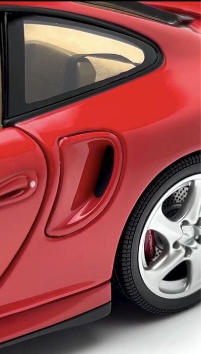 Модель Porsche 911 996 Turbo Autoart 1/18