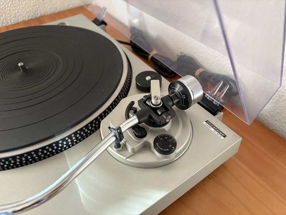 Gira discos Technics SL-D303