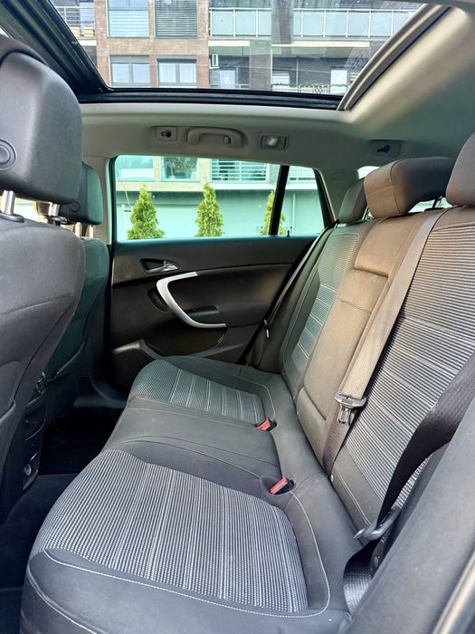 Opel Insignia 2.0 CDTI BiTurbo. Xenon. Navi. Panorama Dach. HAK.