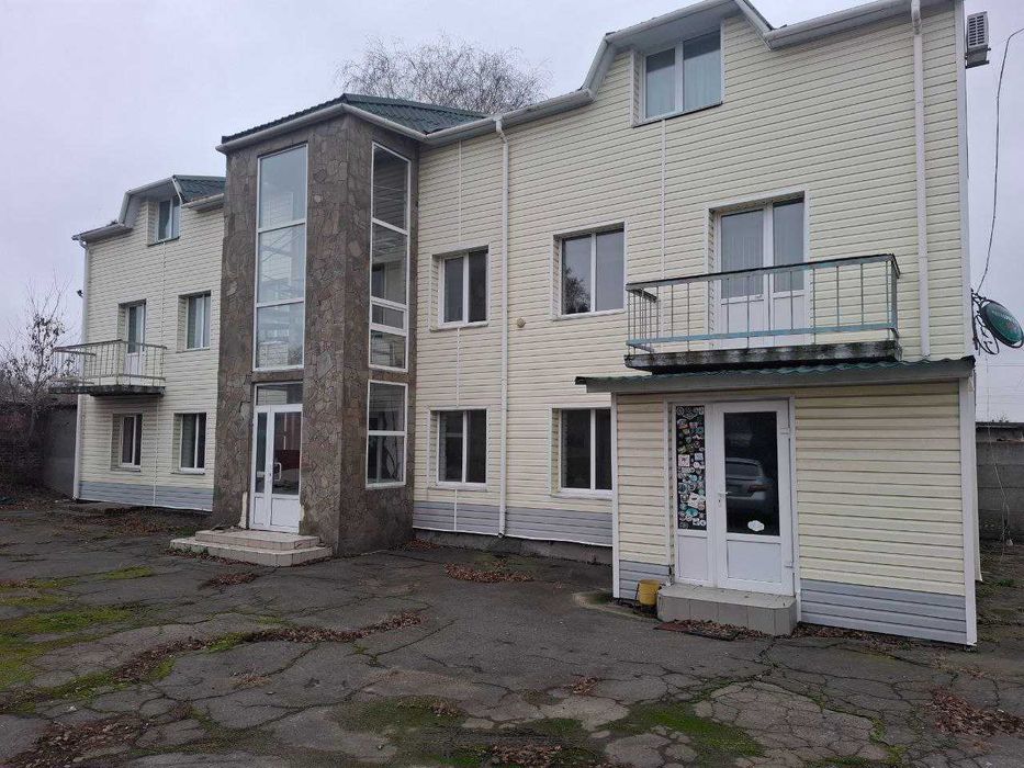 Продаж готелю з власною територією