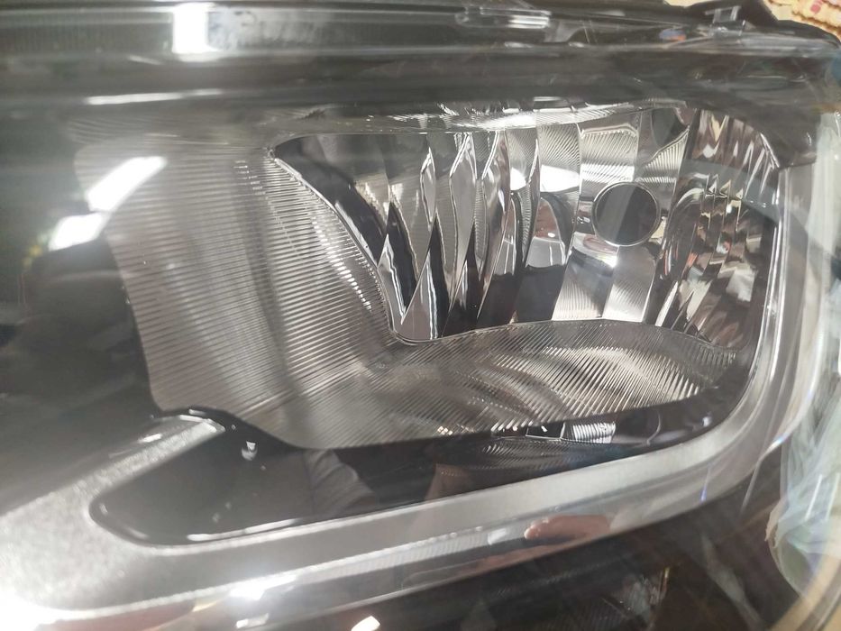 Farol Toyota Novo