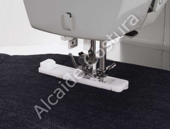 Máquina de costura SINGER heavy duty 4432