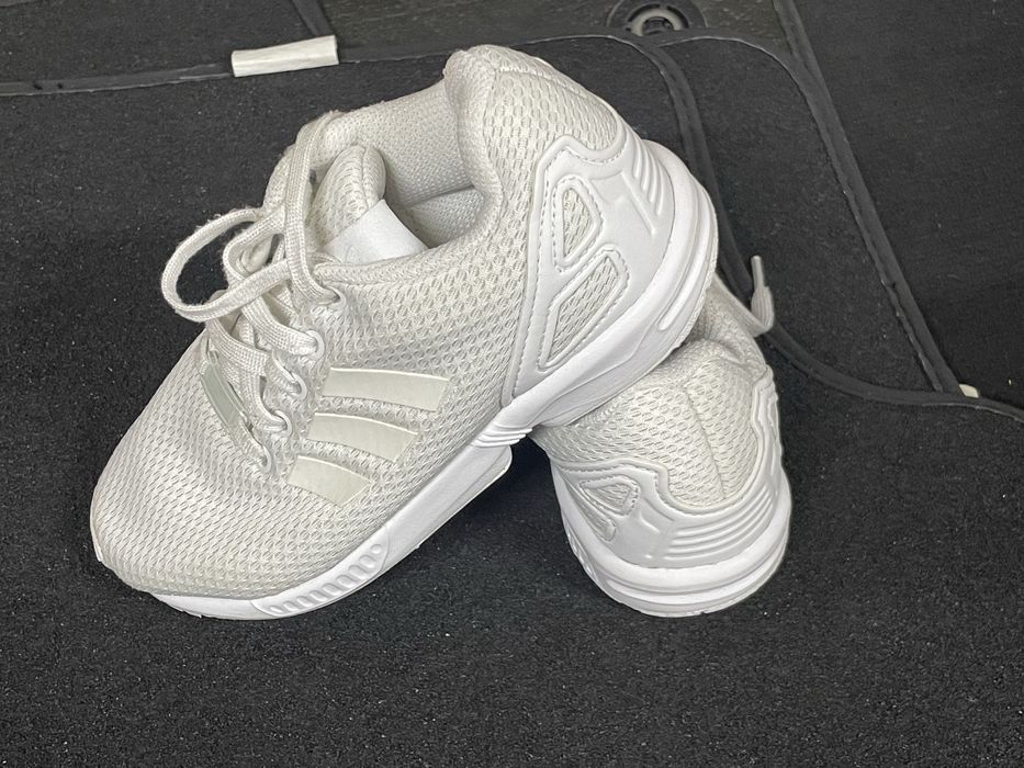 Дитячі оригінальні кросівки adidas