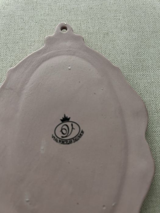 Porcelanowe widoczki  sygnowane
