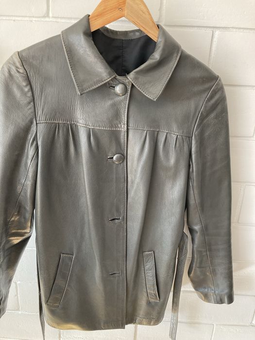 Casaco em pele cinza. Tamamho S/M