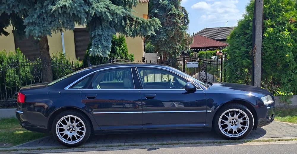 Audi A8 Audi A8 sprowadzone ze Szwajcarii , zadbane gotowe do jazdy.