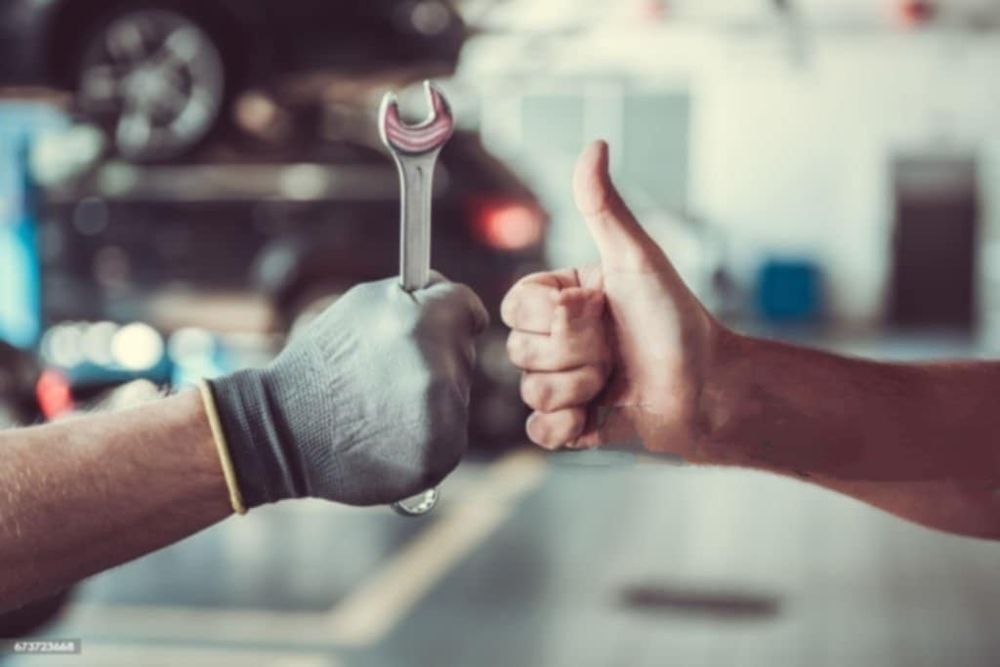 Samodzielny hydraulik-instalator szuka zleceń.
