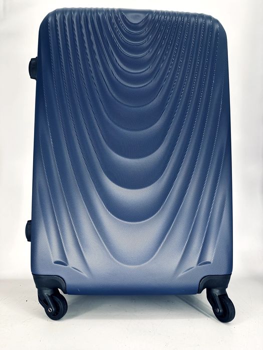 Nowa walizka średnia , bagaż do 20 kg, torba / walizki podrożne